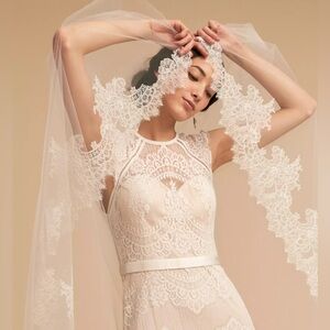 PARIS by Debra Moreland Chantilly Lace Veil